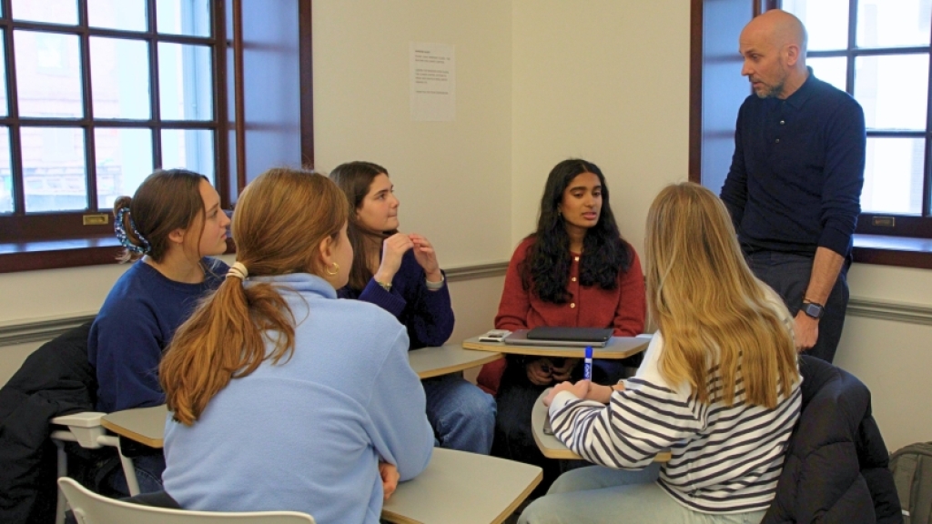 Students in senior lecturer Giorgio Alberti’s Italian 2 class