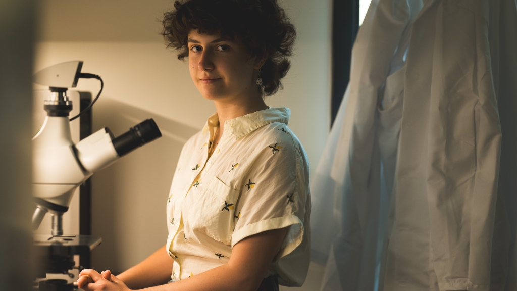 Sonia Meytin in a lab