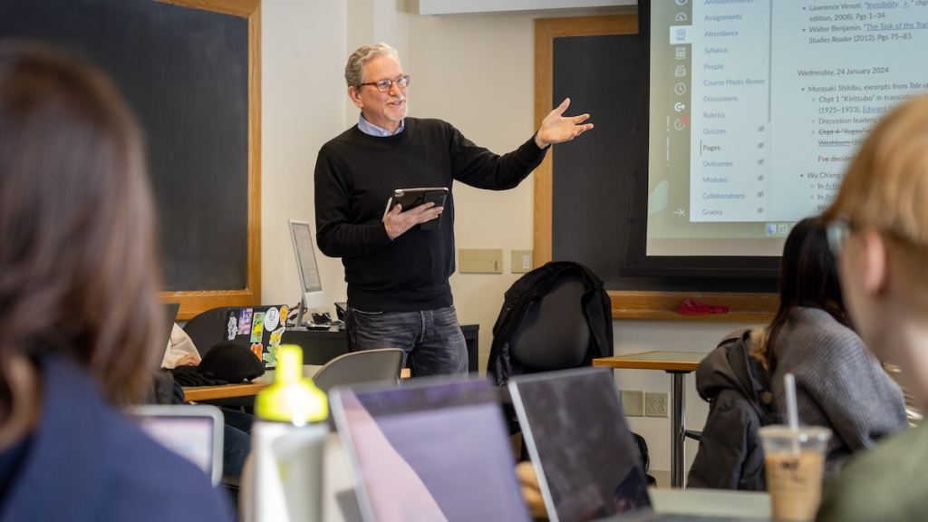 James Dorsey teaching the course Translating East Asian Languages: Theory and Practice 